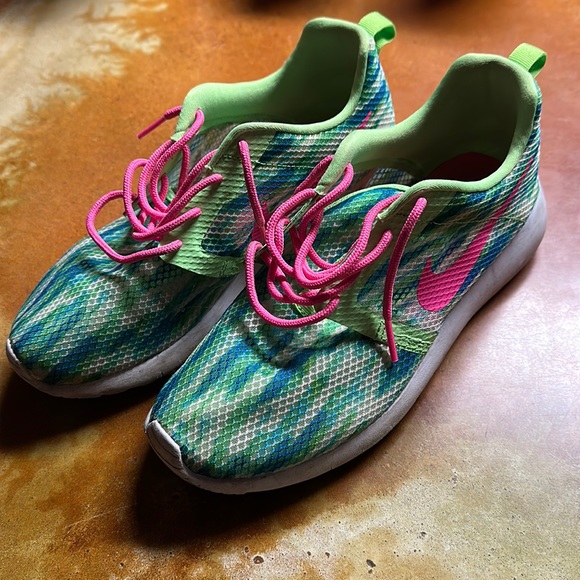 Nike Other - Nike Roshe